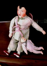 ORIENTAL MOM CHILD VIEW